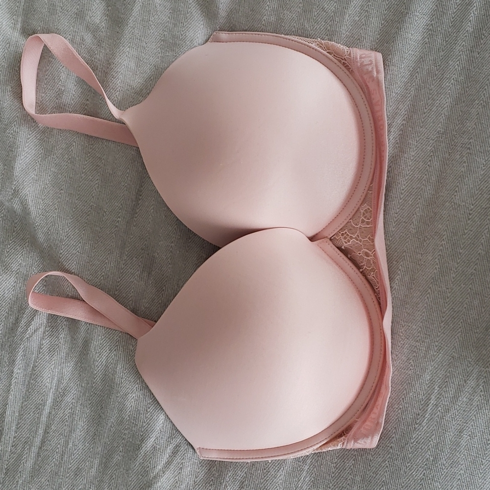 Victoria Secrets Very Sexy Pushup Bra 34DDD, nwot